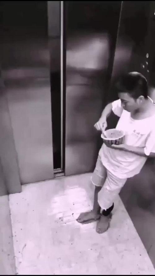 当吃瓜群众被拍到,揭秘幕后故事与真实瞬间”