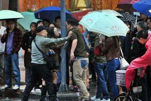 南海吃瓜群众事件视频,一场网络狂欢背后的真相与反思